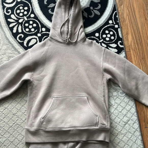 TNA Sweat Set - Picture 2 of 5